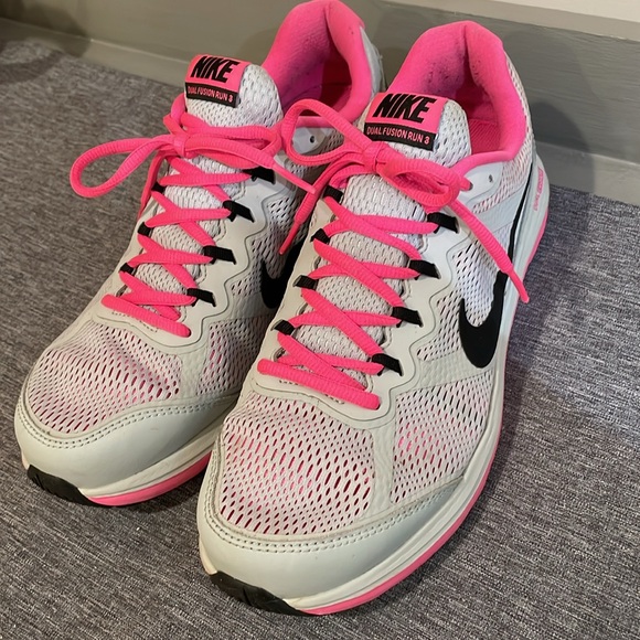 Nike Dual Fusion Run 3 Athletic Sneakers Women’s 10 Grey Pink Black Swoosh - Picture 15 of 15